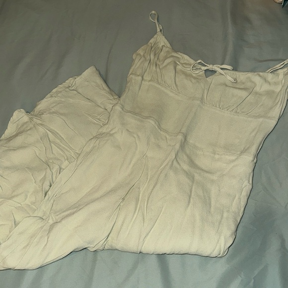 Aritzia - Wilfred 
Summer- long dress - Picture 2 of 3